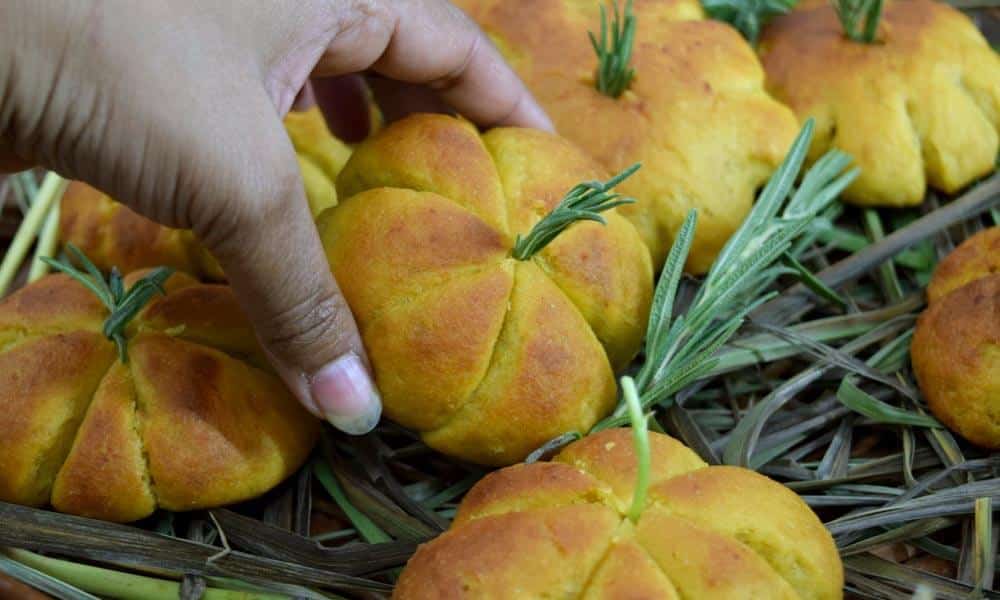 Soft Pumpkin Dinner Rolls