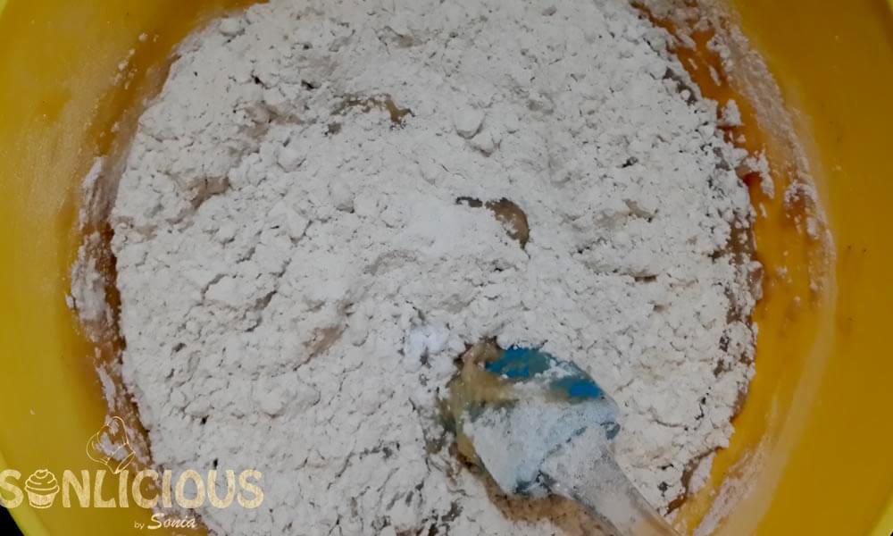 Dry and wet ingredients for Banana Muffins Dry and wet ingredients for Banana Muffins