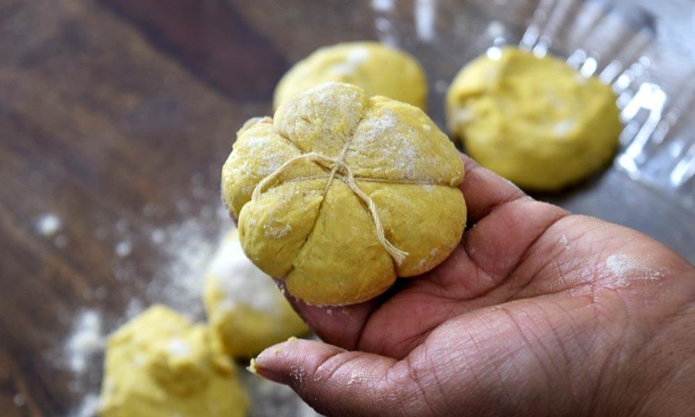 Pumpkin Shaped Dinner Rolls Pumpkin Shaped Dinner Rolls
