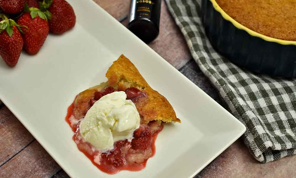 easy strawberry cobbler