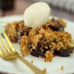 eggless plum crumble