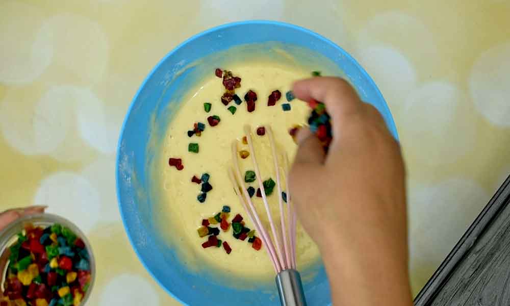 tutti-frutti-in-Tutti-Frutti-Cake tutti frutti in tutti frutti cake